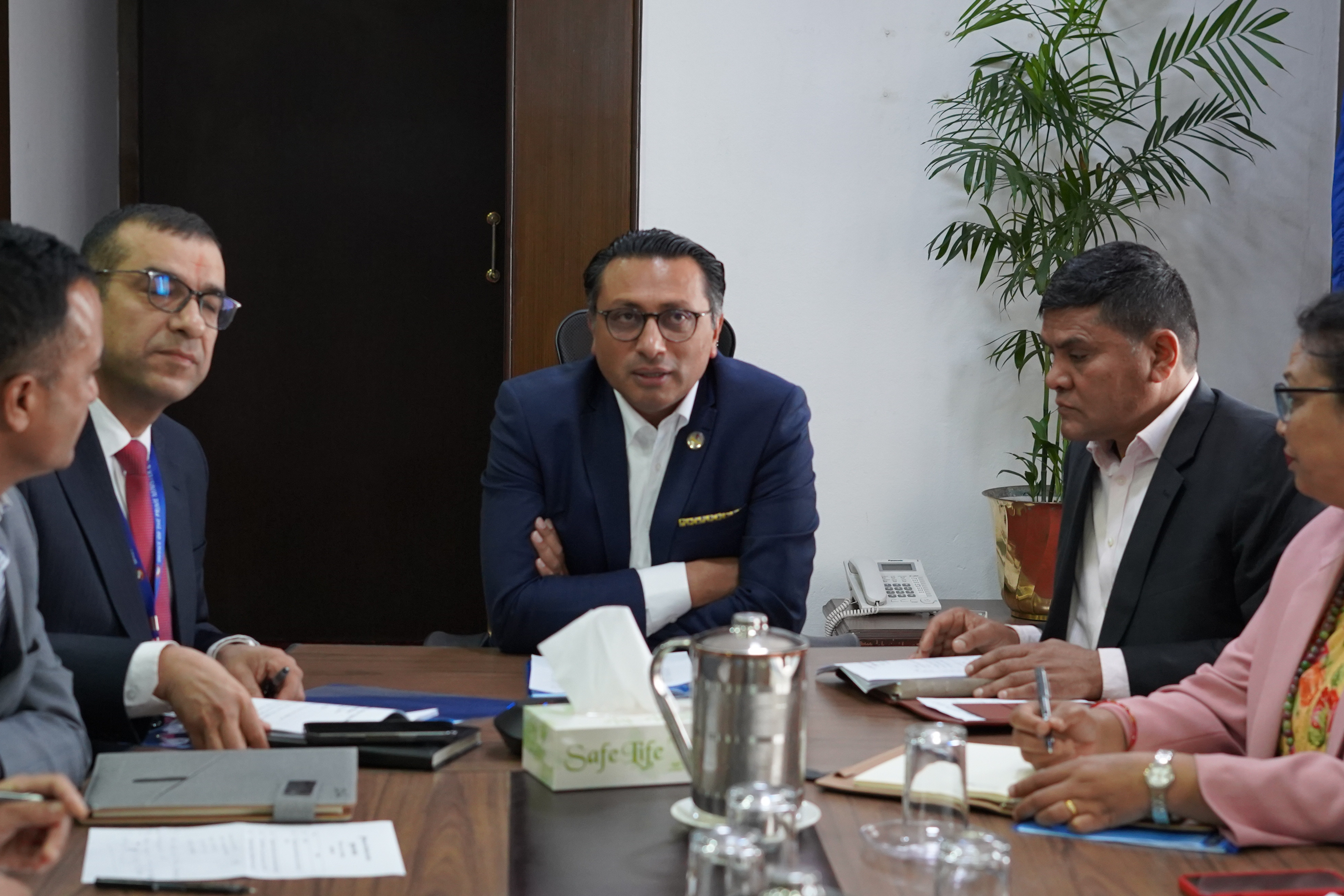 जनताले लाइन बस्न नपरोस् घुस खुवाउन नपरोस् -अर्थमन्त्री डा. स्वर्णिम वाग्ले