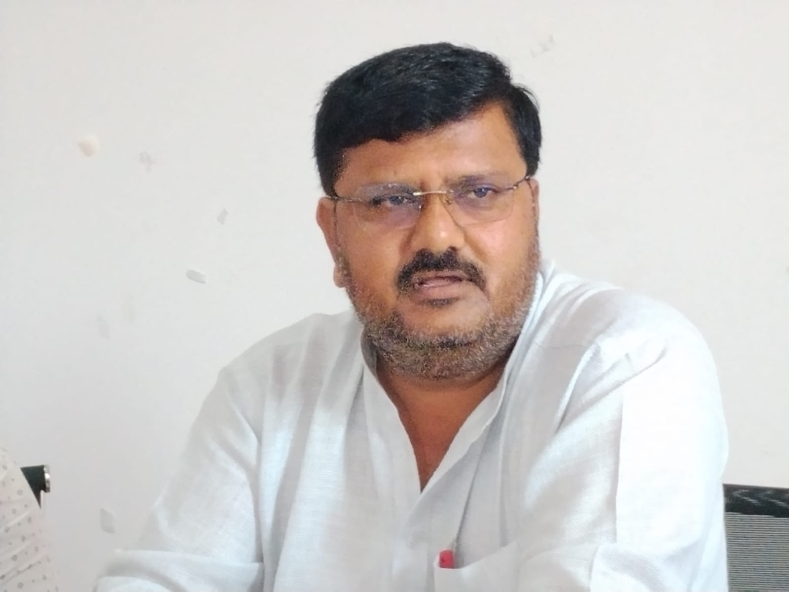 पक्राउ पुर्जी जारी भएपछि प्रतापपुर गाउँपालिका अध्यक्ष यादव फरार