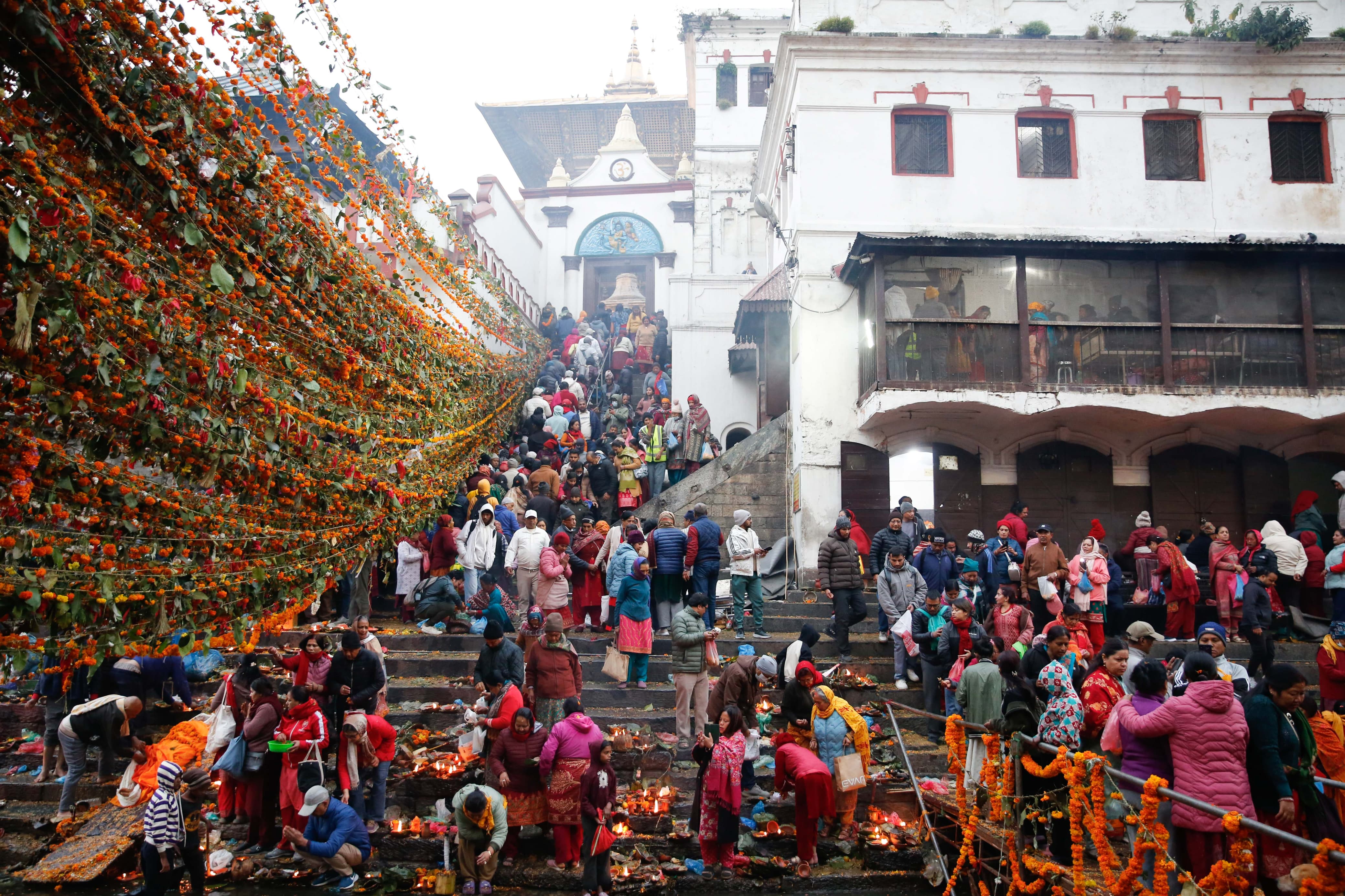 पितृका नाममा पशुपति क्षेत्रमा शतबीज छरियो (तस्वीरहरु)