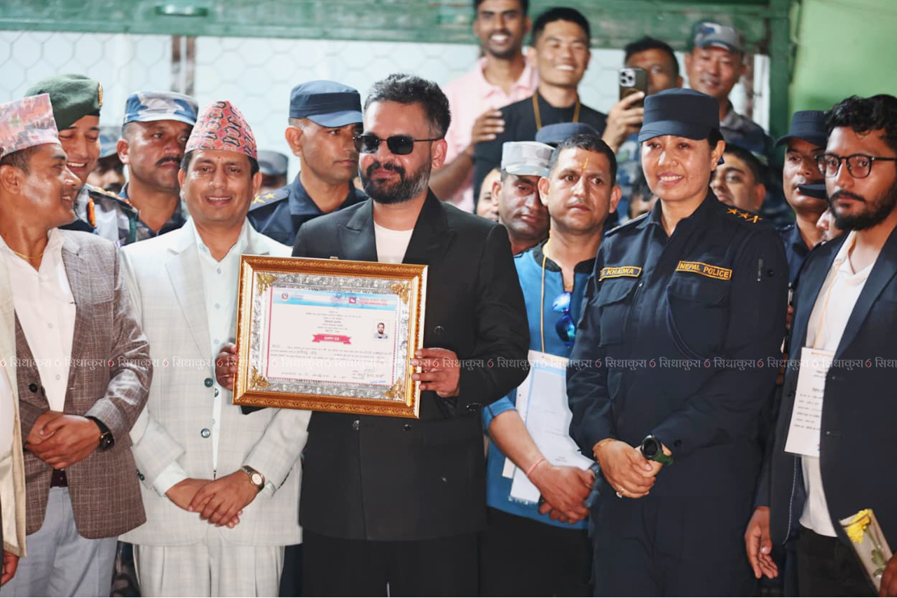 बालेनले इतिहास रच्दा छड्के किनाराका साक्षी ओली