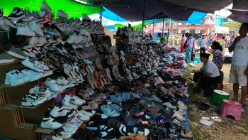 भन्सार छलिका सामाग्री खुल्लमखुल्ला विक्री वितरणः निगरानी गर्ने कस्ले ?