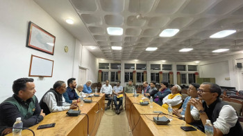 मधेसवादी दलका नेताहरुसँग रवि लामिछानेको छलफल