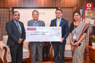 बाढी प्रभावित समुदायको राहत उद्धार तथा पुनर्स्थापना लागि एभरेष्ट बैंक र बैंकका कर्मचारीहरुको तर्फबाट सहयोग