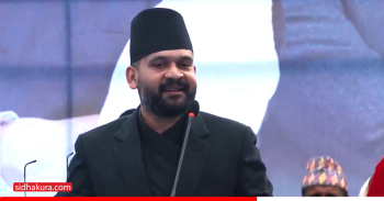 प्रधानमन्त्रीलाई आमा सम्बोधन गर्दै बालेनले भने हजुरको नेतृत्वमा लोकतन्त्रले जितेको छ