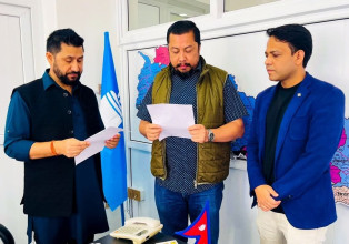 ऊर्जामन्त्री श्रेष्ठले लामिछानेबाट लिए सचिवालय सदस्यको शपथ
