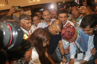 कांग्रेस सभापतिमा गगन थापाको उम्मेदवारी दर्ता