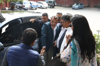 कांग्रेस केन्द्रीय कार्यसमिति बैठकका लागि सानेपा पुगे सभापति थापा(तस्बिरहरु)