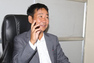 कुनै पनि सैन्य रणनीतिमा जोडिने सन्धि सम्झौता नगर्न हर्क साम्पाङको सुझाव