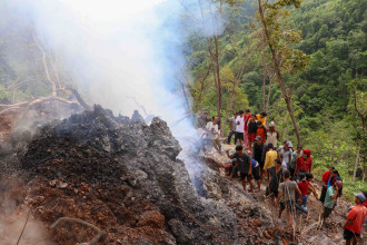 हुप्सेकोटको घाँगीभीरमा किन निस्किरहेछ धुवाँको मुस्लो ?