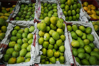 बजारमा नेपाली आँप (तस्बिरहरु)