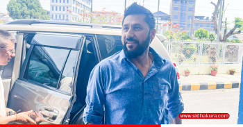 तारेख बुझ्न चितवनमा रवि लामिछाने