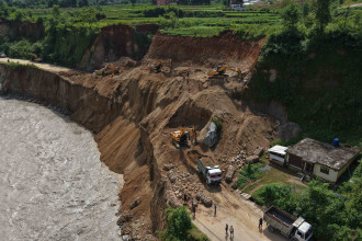भोटेकोशीको बाढीले काटेको महादेव फाँट–छबिसे सडकको पुनर्निर्माण तीव्र