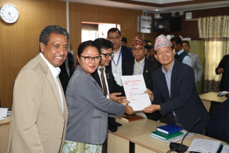 शिक्षा समितिको सभापतिमा रास्वपाकी डा ओजस्वी शेरचनको उम्मेदवारी दर्ता