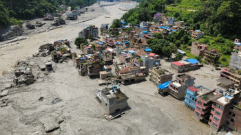 बाढी प्रभावित क्षेत्रमा थप विशेषज्ञ चिकित्सकको टोली जाँदै