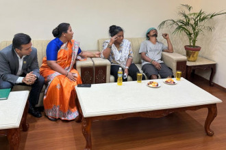 गृहमन्त्री सुधन गुरुङ र गरिमा चौधरीका आमाबाबुबीच  एक घण्टादेखि छलफल