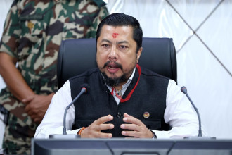 विद्युत प्रवाहलाई प्रभावकारी, चुस्त र सेवामुखी बनाउन कर्मचारीलाई उर्जामन्त्रीको निर्देशन