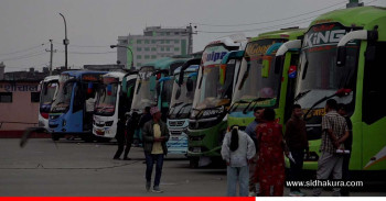 निर्वाचनका लागि उपत्यकाबाट बाहिरिँदै मतदाता