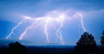 गोरखामा चट्याङ लागेर युवकको मृत्यु