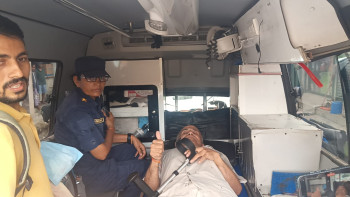 धनगढीमा अनसनरत डा. गोविन्द केसीको स्वास्थ्यमा समस्या, लगियो अस्पताल