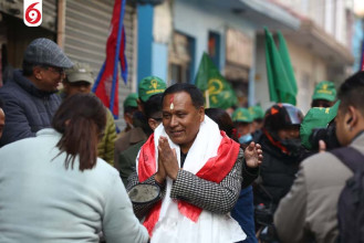 चुनावी घरदैलो अभियानमा व्यस्त उज्यालो नेपाल पार्टीका उम्मेदवार कुलमान घिसिङ(तस्बिरहरु)