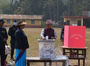 पूर्णबहादुर खड्काः भोट माग्न हिँडेनन्, भोट हाले