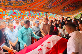 कांग्रेस नेता खरेलको पार्थिव शरीरमा सभापति थापाले ओढाए पार्टीको झन्डा
