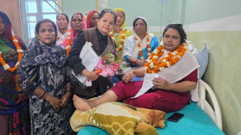 आफ्नो मुद्दा तत्काल टुङ्गाउने सहित ५ बुँदे सहमतिपछि रूबी खानले तोडिन् अनशन