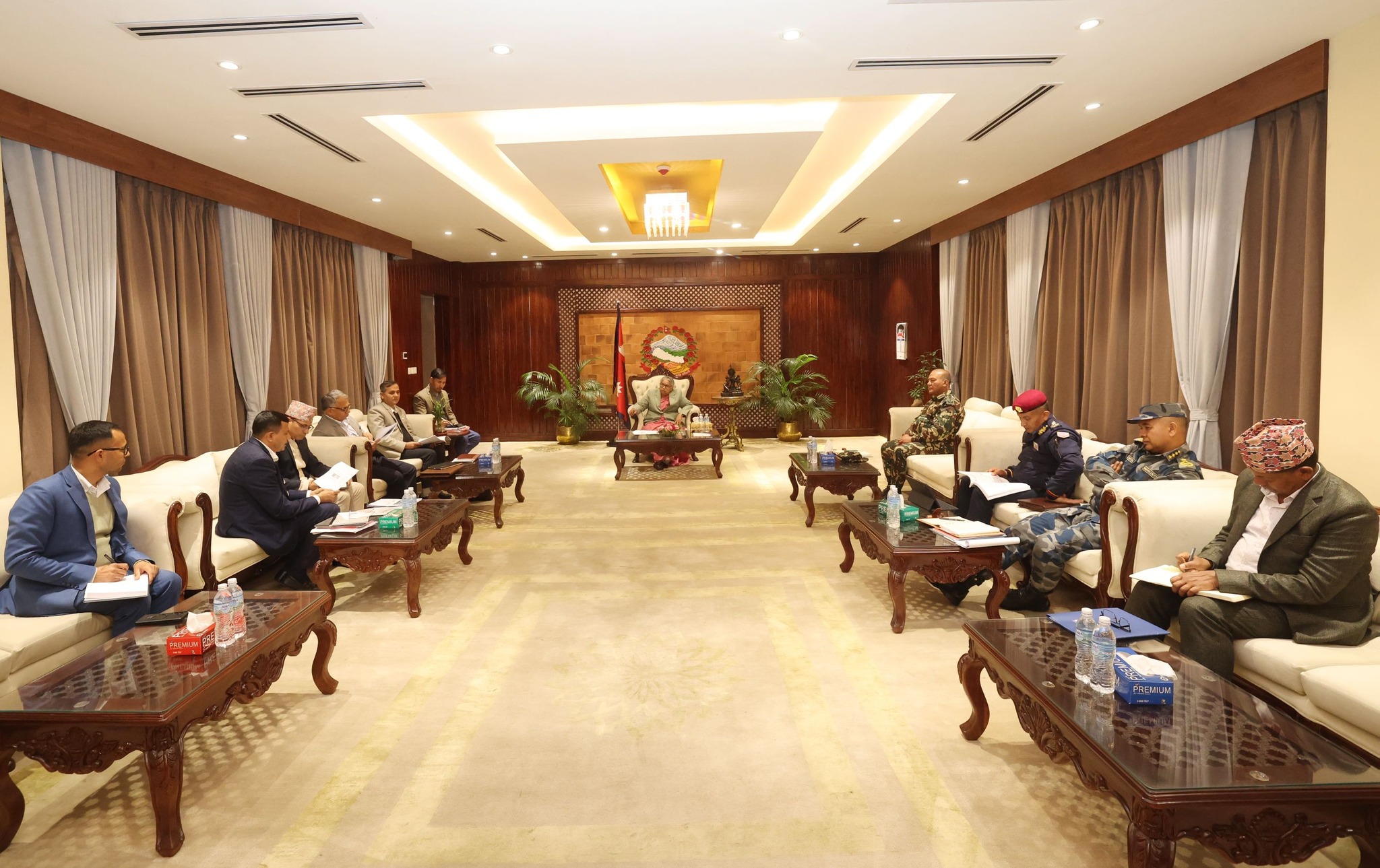 प्रधानमन्त्रीद्वारा निर्वाचन तयारी र सुरक्षा अवस्थाबारे सुरक्षा निकायका प्रमुखहरूसँग जानकारी