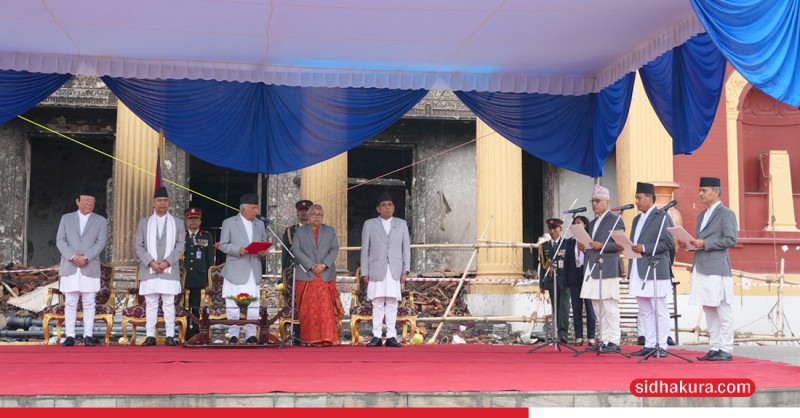 खण्डहर राष्ट्रपति भवनको प्राङ्गणमा तीन मन्त्रीले लिए शपथ (तस्बिरहरु)