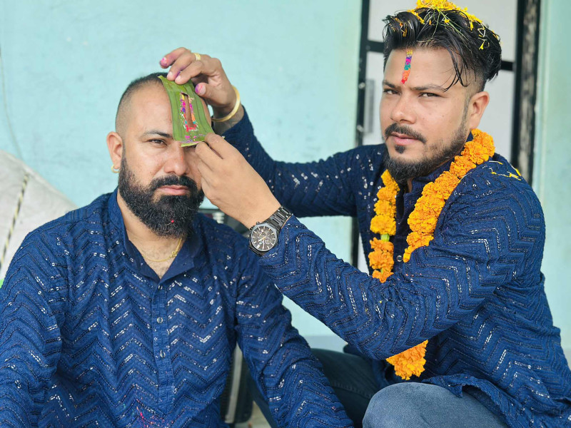 ८ वर्षदेखि एकापसमा भाइटीका लगाइरहेका मदन र सुमन