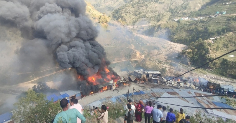 बाजुराको बाम्का बजारमा भिषण आगलागी