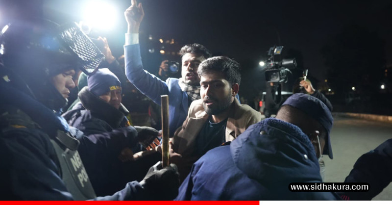 निर्वाचन प्रक्रिया बन्द गर्नुपर्ने माग गर्दै निर्वाचन आयोगभित्रै प्रदर्शन