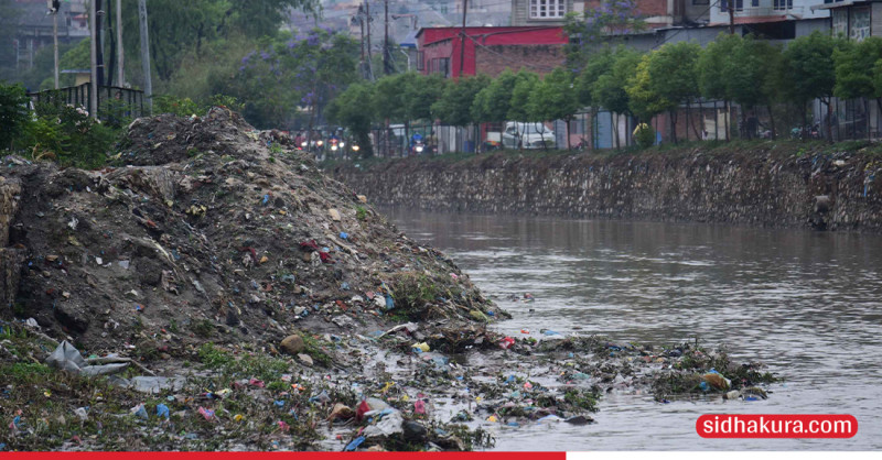 एक महिनादेखि थुप्रियो बिष्णुमती किनारमा फोहोर (तस्विरहरु)