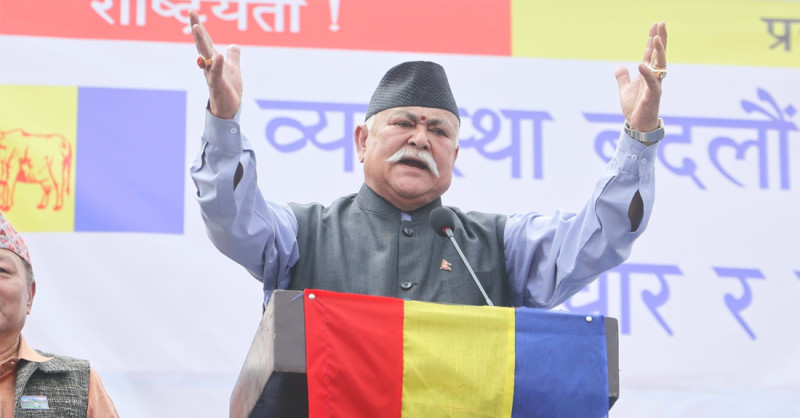 कमल थापालाई भेट्न प्रहरी परिसर पुगेका दिपक सिंह पक्राउ