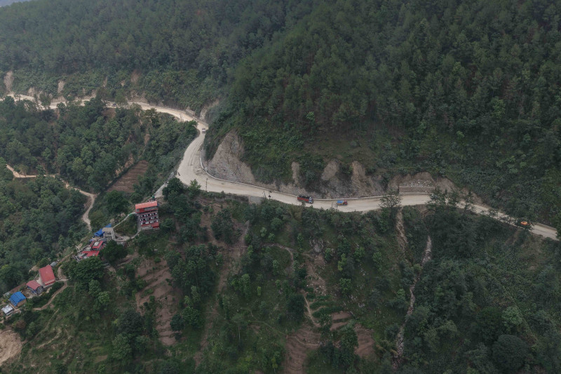बाढीपहिराले सात जिल्लाका यी सडक छन् अवरूद्ध