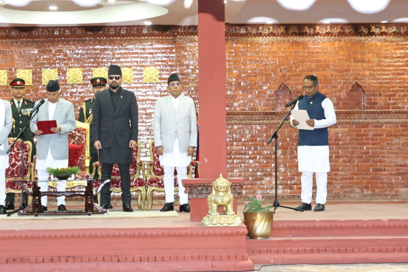 नवनियुक्त उद्योगमन्त्री  दीपक कुमार साहद्वारा शपथ ग्रहण