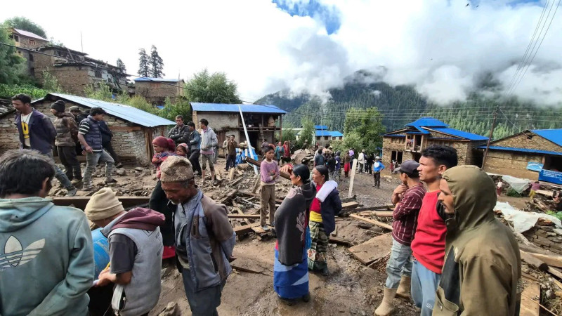 डोल्पाको जगदुल्लामा हिलोसहितको बाढीः एक महिलाको मृत्यु, ६ जना घाइते (तस्बिरहरु)