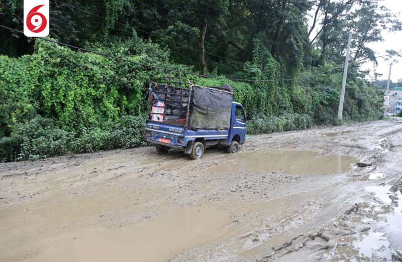 लगातारको वर्षाले कान्ति लोकपथ अस्थायी रूपमा बन्द