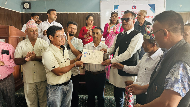 ३६ वर्षपछि जुनेलीका २६ परिवारको हातमा लालपुर्जा