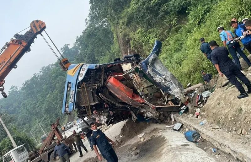 दाउन्ने बस दुर्घटनाः मामा–भान्जाको निधनले एलगाउँ शोकमग्न