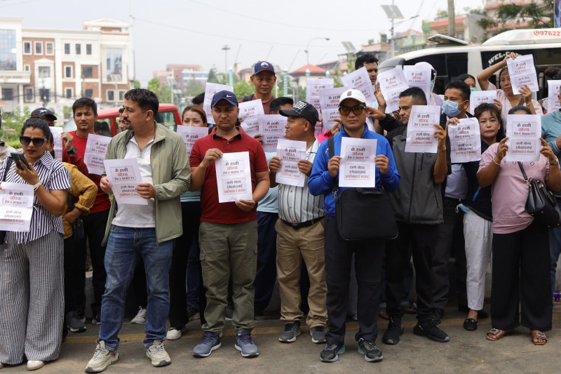 इजरायल जान दुई वर्षदेखि प्रतीक्षामा रहेकालाई प्राथमिकता दिनुपर्ने भन्दै  प्रदर्शन