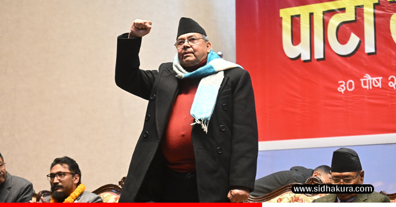 मुटुसम्बन्धी समस्या देखिएपछि पूर्वप्रधानमन्त्री झलनाथ खनाल अस्पताल भर्ना