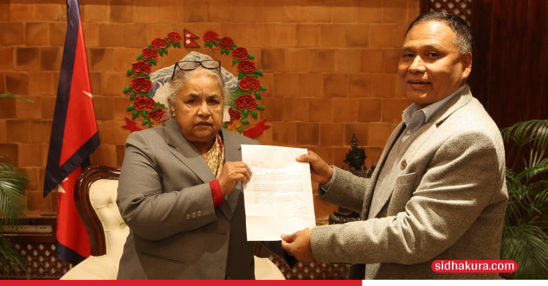 कुलमान घिसिङले प्रधानमन्त्रीलाई बुझाए राजीनामा