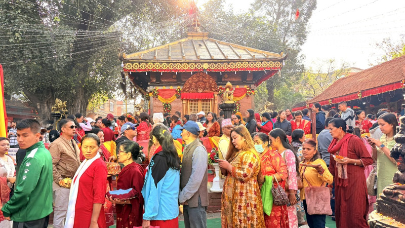 शारदीय नवरात्रः आठौँ दिन महागौरीको विधिपूर्वक पूजा आराधना