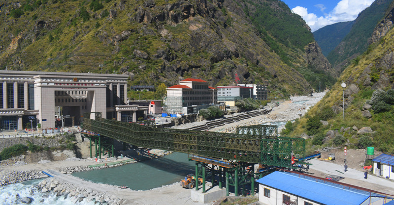 ल्हेन्दे खोलामा मितेरी पुलको पुनः निर्माण अन्तिम चरणमा