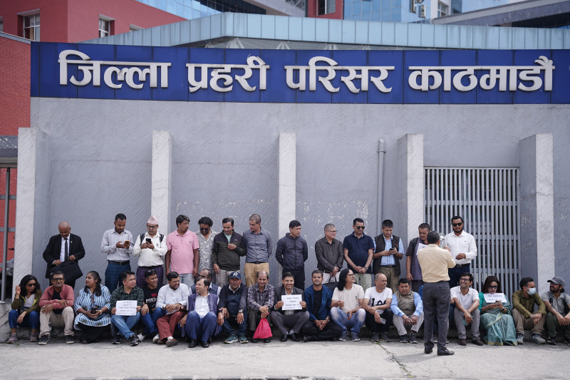 पत्रकार किशोर श्रेष्ठ पक्राउको विरोधमा प्रदर्शन