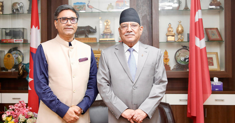 अध्यक्ष दाहालसँग विदेशसचिव मिश्रीको शिष्टाचार भेट