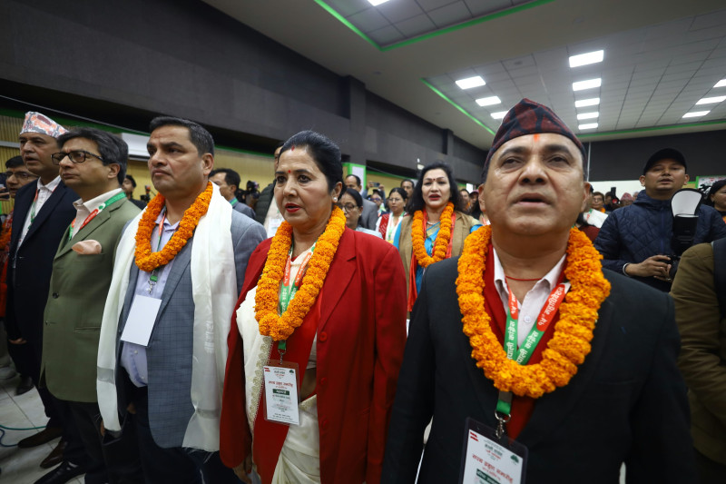 कांग्रेसभन्दा पहिले देश भन्ने सिद्धान्त र मनोविज्ञान केन्द्रमा राखेर विश्वप्रकाशको आग्रह
