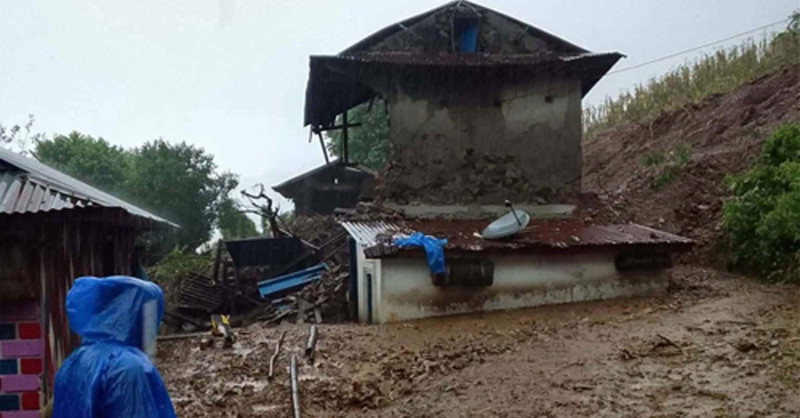 पाल्पामा पहिरोले दुई घर भत्किए, एक महिला बेपत्ता