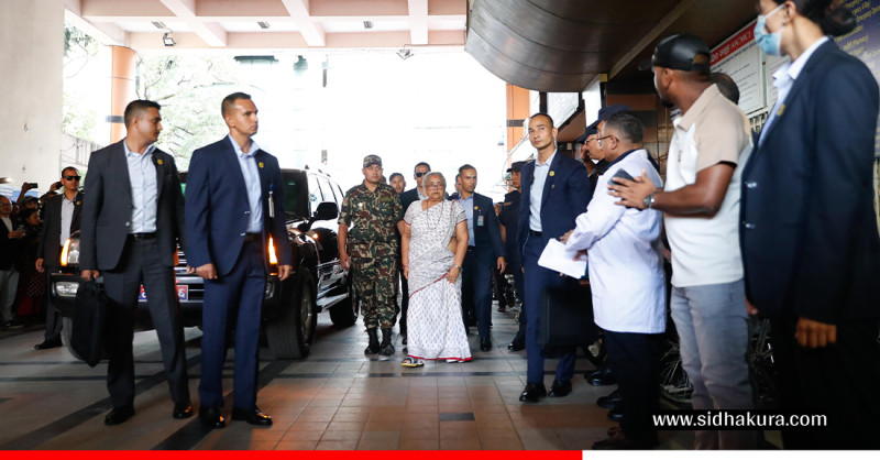 जेन जी आन्दोलनका घाइते भेट्न राष्ट्रिय ट्रमा सेन्टरमा प्रधानमन्त्री सुशीला कार्की (तस्बिरहरु)